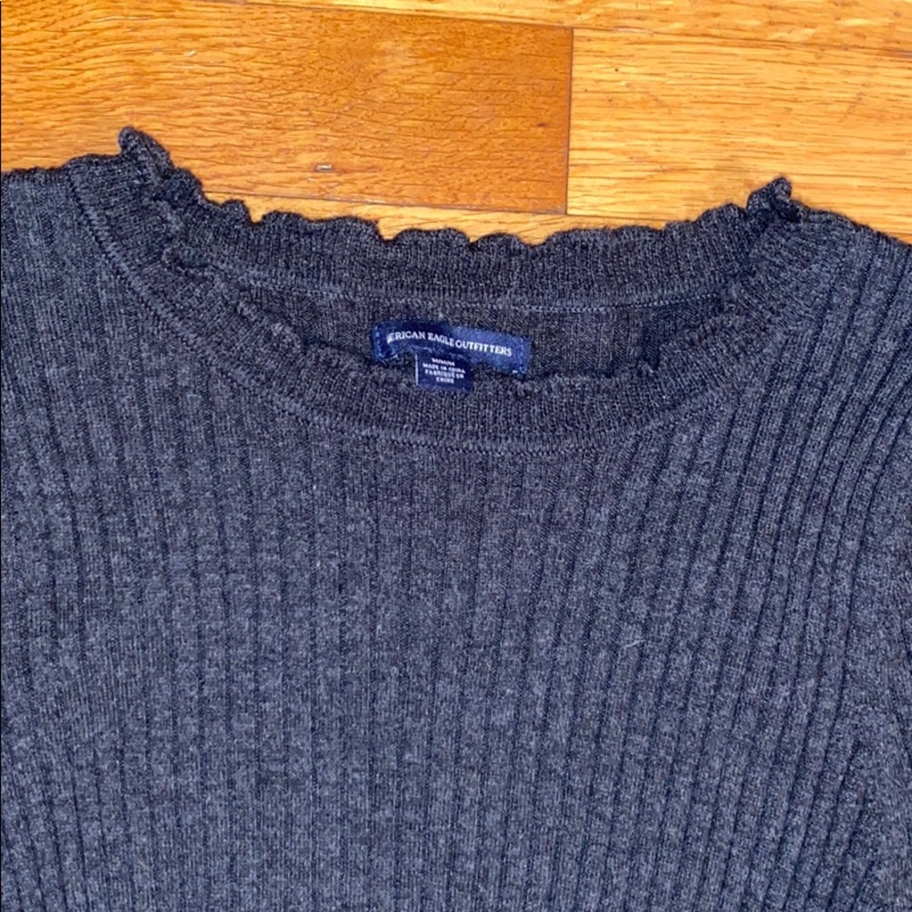 AEO Sweater - Picture 2 of 3